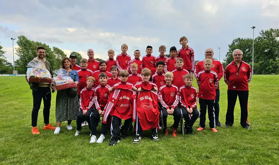 Neue Trainingsanzüge für U12